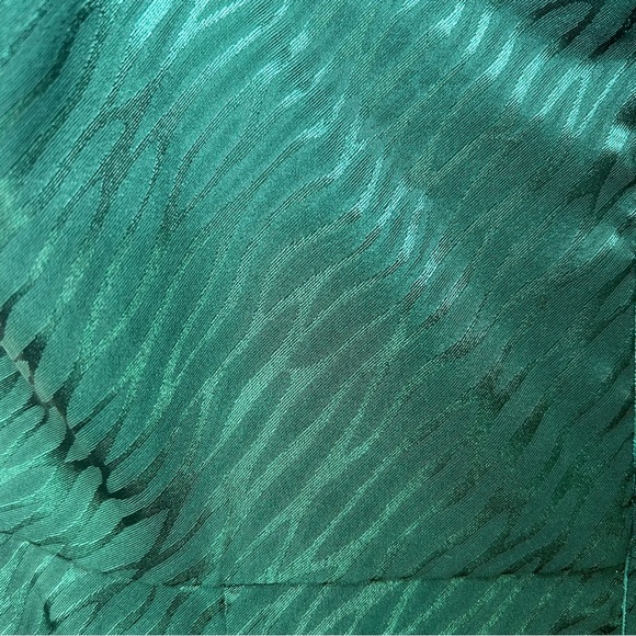 Lulus Hewitt Forest Green Embossed Zebra Print Satin Ruffled Mini Dress Size Med - Picture 9 of 10